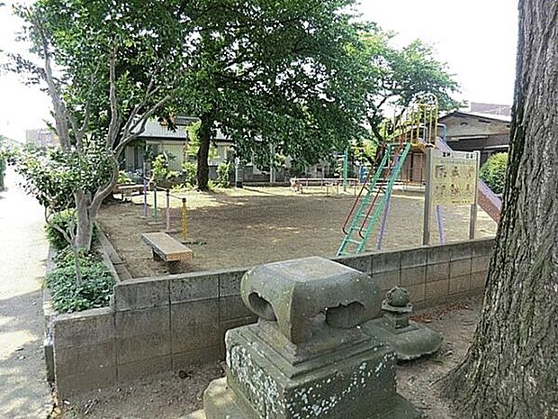 秋葉神社こども広場（約1,481m）