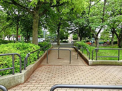 陣川戸公園 506m