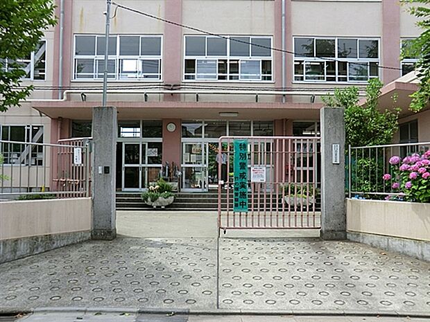 足立区立渕江第一小学校（約1,161m）