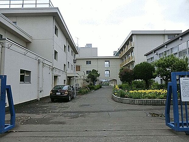 小平市立小平第一中学校（約1,070m）