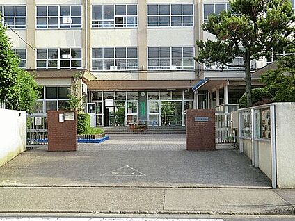 足立区立鹿浜第一小学校 467m