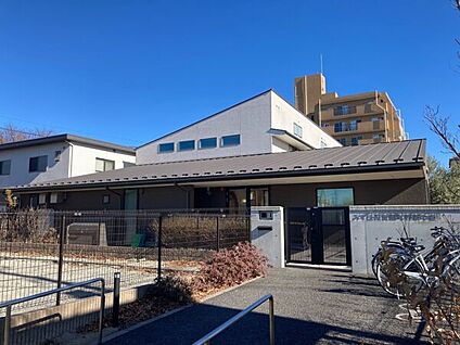 みずほ保育園与野新中里 215m