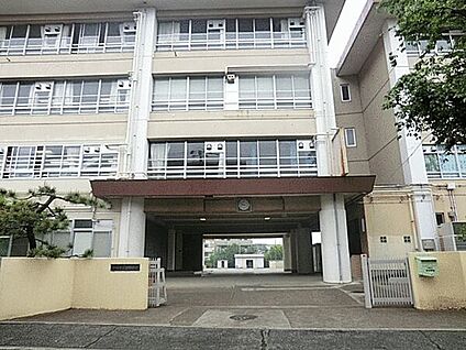 川崎市立菅中学校 180m