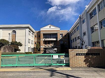 松戸市立横須賀小学校 471m