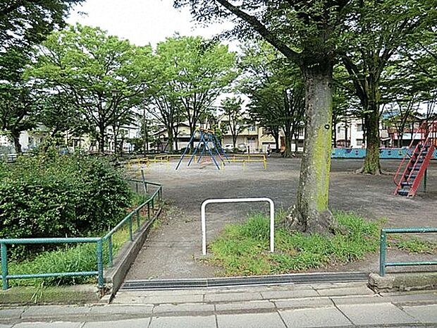 竹の塚第八公園(約797m)