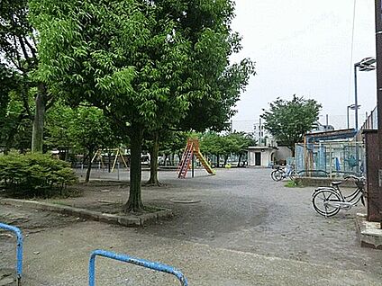 竹の塚第六公園 982m
