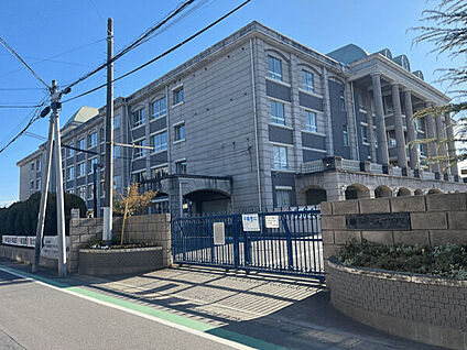 越谷市立北中学校 752m