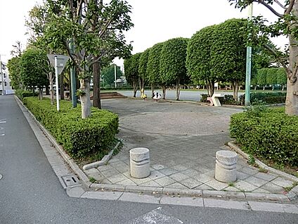 上木崎足立神社公園 819m