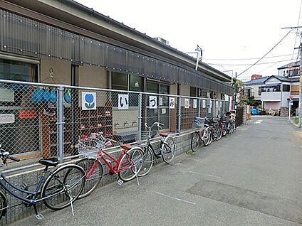 いづみ保育園 855m