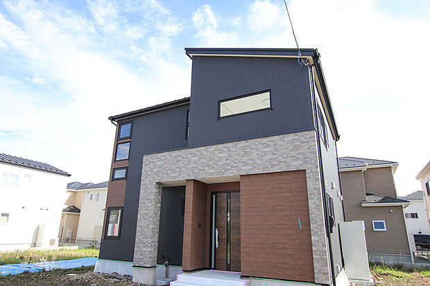 【重厚感あるスタイリッシュモダン】当社施工事例：お客様の自由に設計することが出来ます。