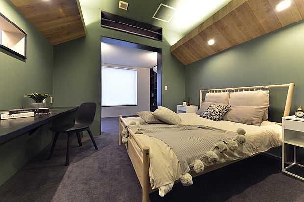【包み込まれるような安心感のある寝室】当社施工事例：お客様の自由に設計することが出来ます。