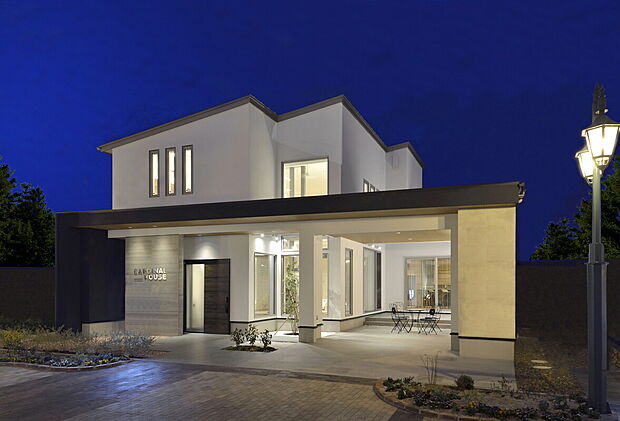 【ガレージ付きのシンプルモダン】当社施工事例:お客様の自由に設計することが出来ます。