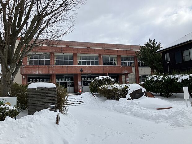 川尻小学校（約350m）