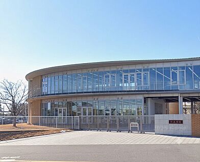 私立作新学院小学部 1810m