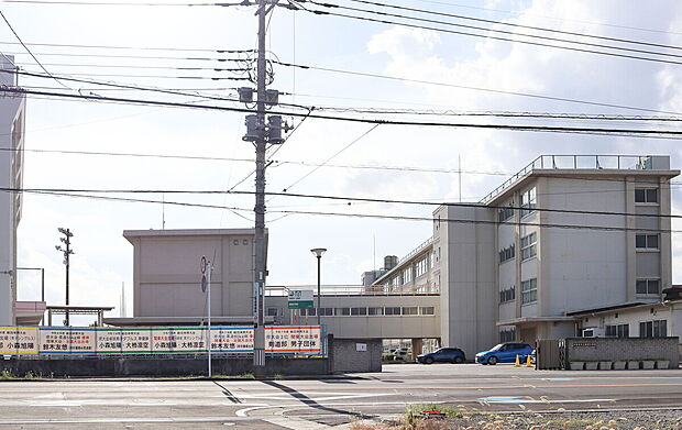 宇都宮市立陽西中学校(約1,420m)