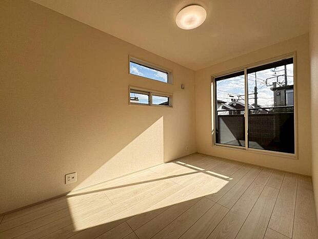 全室ゆとりある設計。お子様が大きくなっても手狭になることなくのびのびと生活頂けます。一人一人の個性溢れるお部屋創りを楽しんで頂けます。