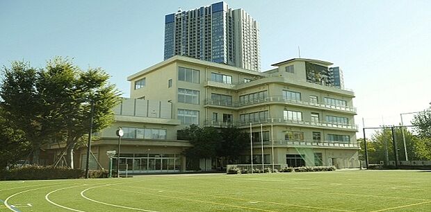 新宿区立新宿西戸山中学校(約1,627m)