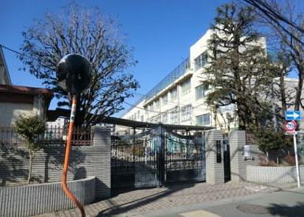 中野区立美鳩小学校（約459m）