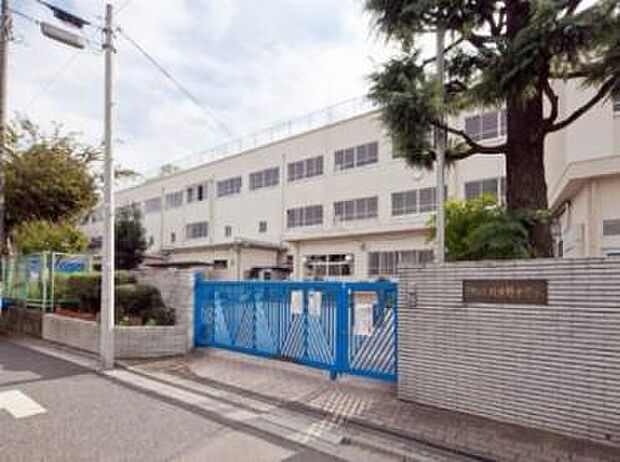 中野区立北中野中学校（約472m）