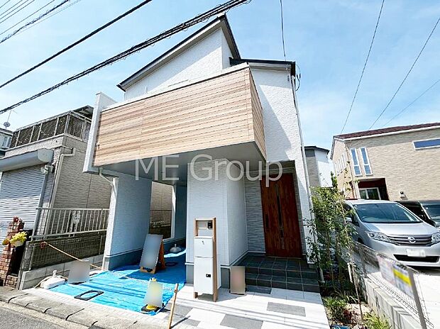 ~Exterior~ 一戸建ての大きなメリットは、自分達の「土地」を「自由に」使える事です。 ガーデニングやDIY,車やバイクの趣味など様々な用途で利用できます。