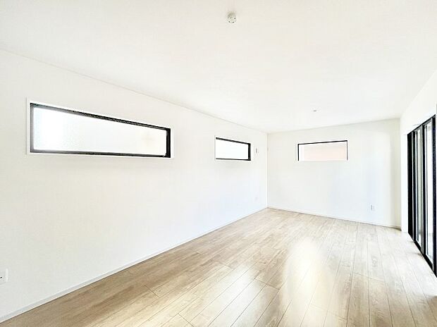 家族団らんの時間も増えそうなくつろぎのリビングダイニング。   