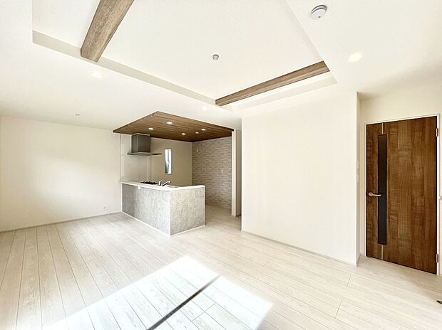 落ち着いた雰囲気のＬＤＫは家族みんなの快適空間  