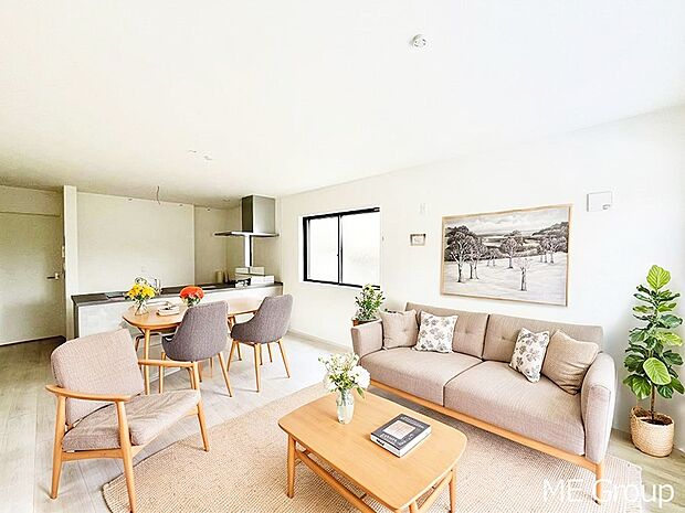 落ち着いた雰囲気のＬＤＫは家族みんなの快適空間※家具はCGです