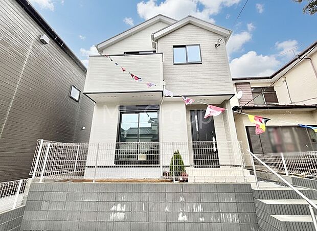 ～Exterior～　周辺には学校や買物施設もあり生活、子育てに適した環境が広がっています！「永住地」として、物件のご見学だけではなく、周辺の環境や通学できる学校についてもご相談ください！