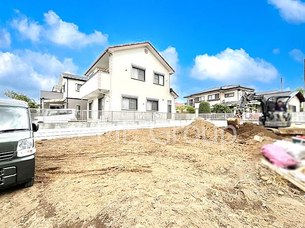 ◆1号棟◆～Exterior～　首都圏で憧れのスローライフ♪緑に囲まれた土地は都会の喧騒を忘れられそう。四季を通じて自然と触れ合えるスポットが周辺には盛りだくさん！住みたくなる家。暮らしたい町。