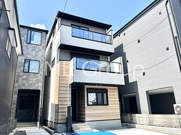 洗練された外観、上質な住空間が広がる室内は永く安心して過ごせる住居です。