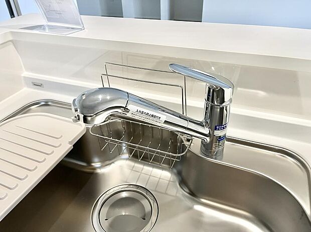 【その他設備(蛇口一体型浄水器)】◆1号棟◆いつでも清潔なおいしいお水を。一つの水栓で水道水と浄水を使い分け。