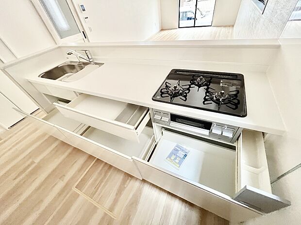 【その他設備(スライド収納)】使いやすさを優先したスライド式収納タイプ!