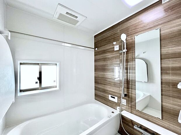 【浴室】落ち着いた雰囲気でゆっくりお寛ぎいただけるバスルーム