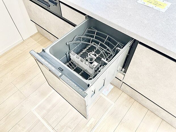 【その他設備(食洗機)】◆1号棟◆面倒なお片づけは食洗機にお任せ!家事の負担が減って、時間にも気持ちにもゆとりができます。