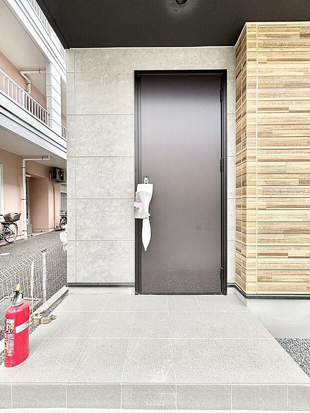 【玄関】◆1号棟◆大切な家族、来客を出迎える玄関。