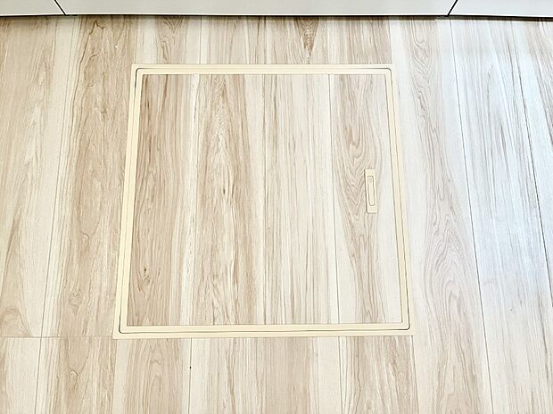 【その他設備(床下収納)】床下収納付き！日用品・非常用品の収納にも大活躍。