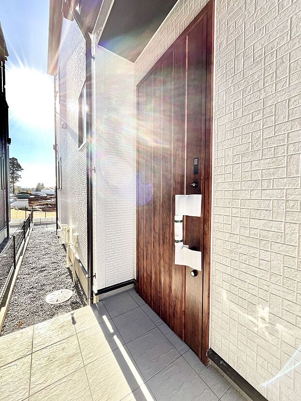 【玄関】◆1号棟◆大切な家族、来客を出迎える玄関。