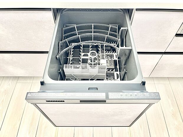 【その他設備(食洗機)】◆1号棟◆面倒なお片づけは食洗機にお任せ!家事の負担が減って、時間にも気持ちにもゆとりができます。