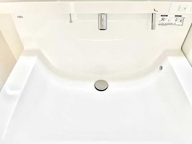 【その他設備(ハンドシャワー水栓)】ハンドシャワー付き！使いやすい洗面台。