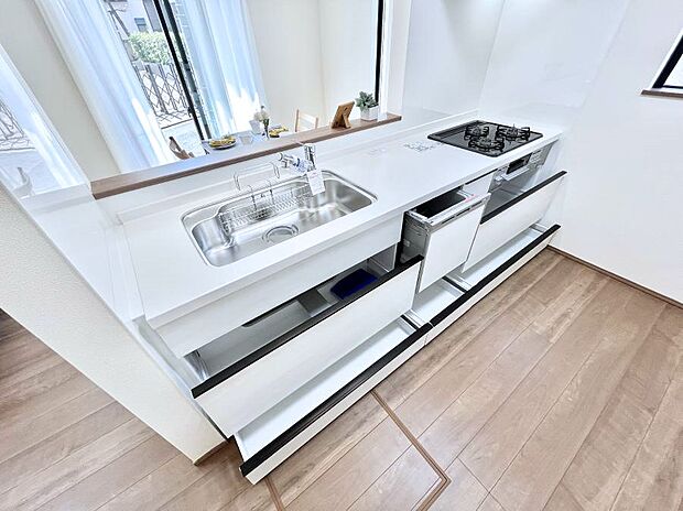 【その他設備(スライド収納)】◆2号棟◆スライド式収納なので上からの出し入れが可能！腰をかがめずに楽々！ 