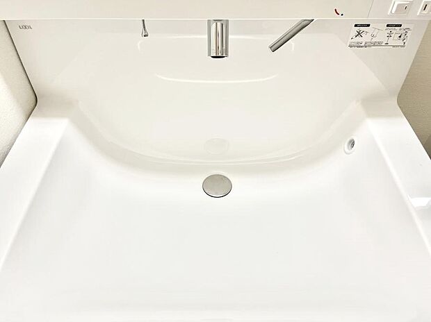 【その他設備(ハンドシャワー水栓)】◆１号棟◆ハンドシャワー付き！使いやすい洗面台。