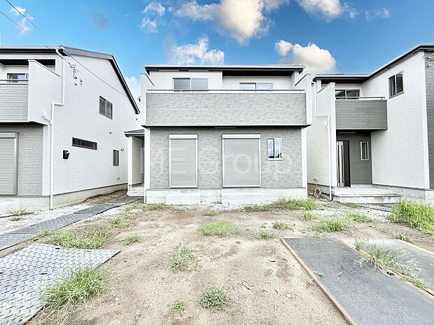 【駐車場】カースペースは２台駐車可。セカンドカーや来客時に便利です！