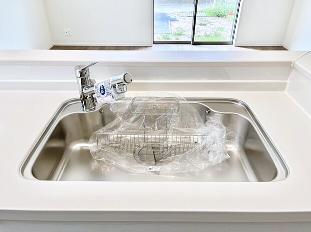 【その他設備(シンク)】◆B号棟◆広々としたシンクでお料理やお皿洗いもラクラク快適に！