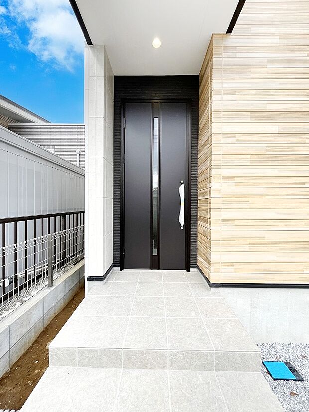 【玄関】◆１号棟◆大切な家族、来客を出迎える玄関。