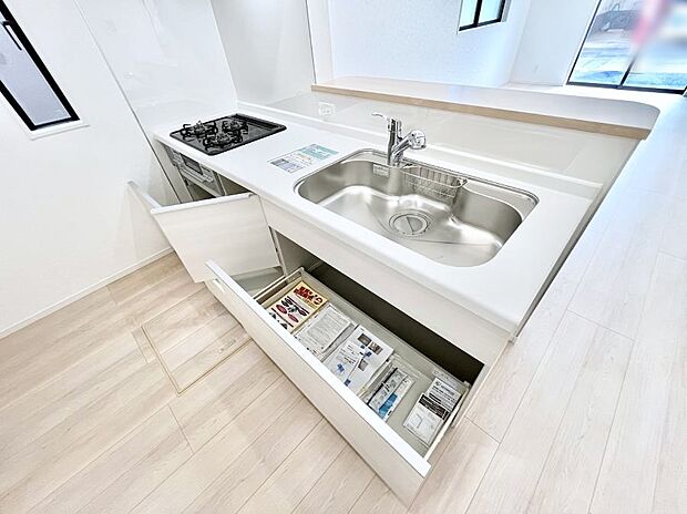 【その他設備(スライド収納)】◆３号棟◆使いやすさを優先したスライド式収納タイプ！