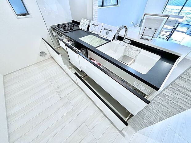 【その他設備(スライド収納)】使いやすさを優先したスライド式収納タイプ！