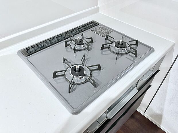 【その他設備(Ｓｉセンサーコンロ)】ガスコンロはＳｉセンサー搭載。火力調節や焦げ付き・消し忘れも防いでくれます。