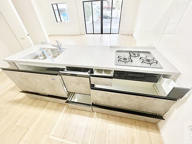 【その他設備(スライド収納)】◆１号棟◆使いやすさを優先したスライド式収納タイプ！