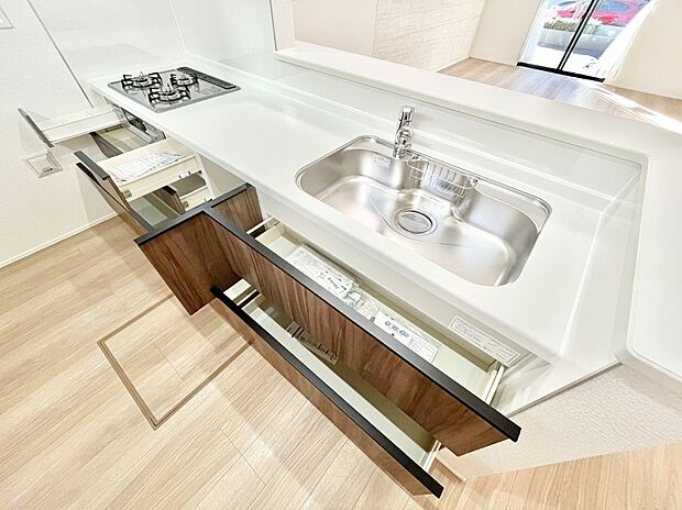 【その他設備(スライド収納)】使いやすさを優先したスライド式収納タイプ！