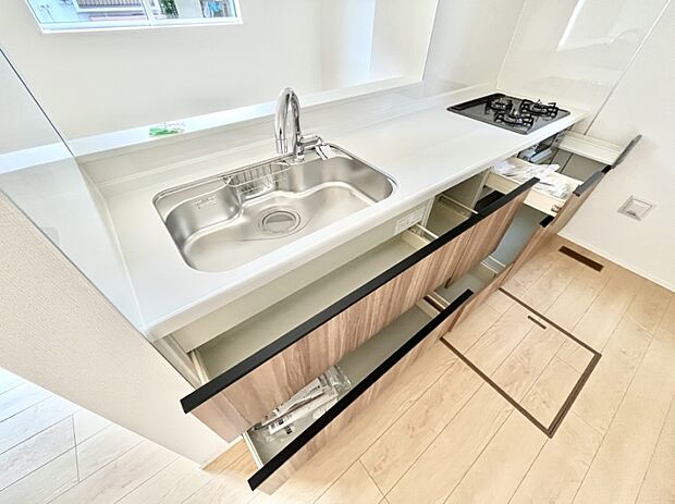 【その他設備(スライド収納)】使いやすさを優先したスライド式収納タイプ！